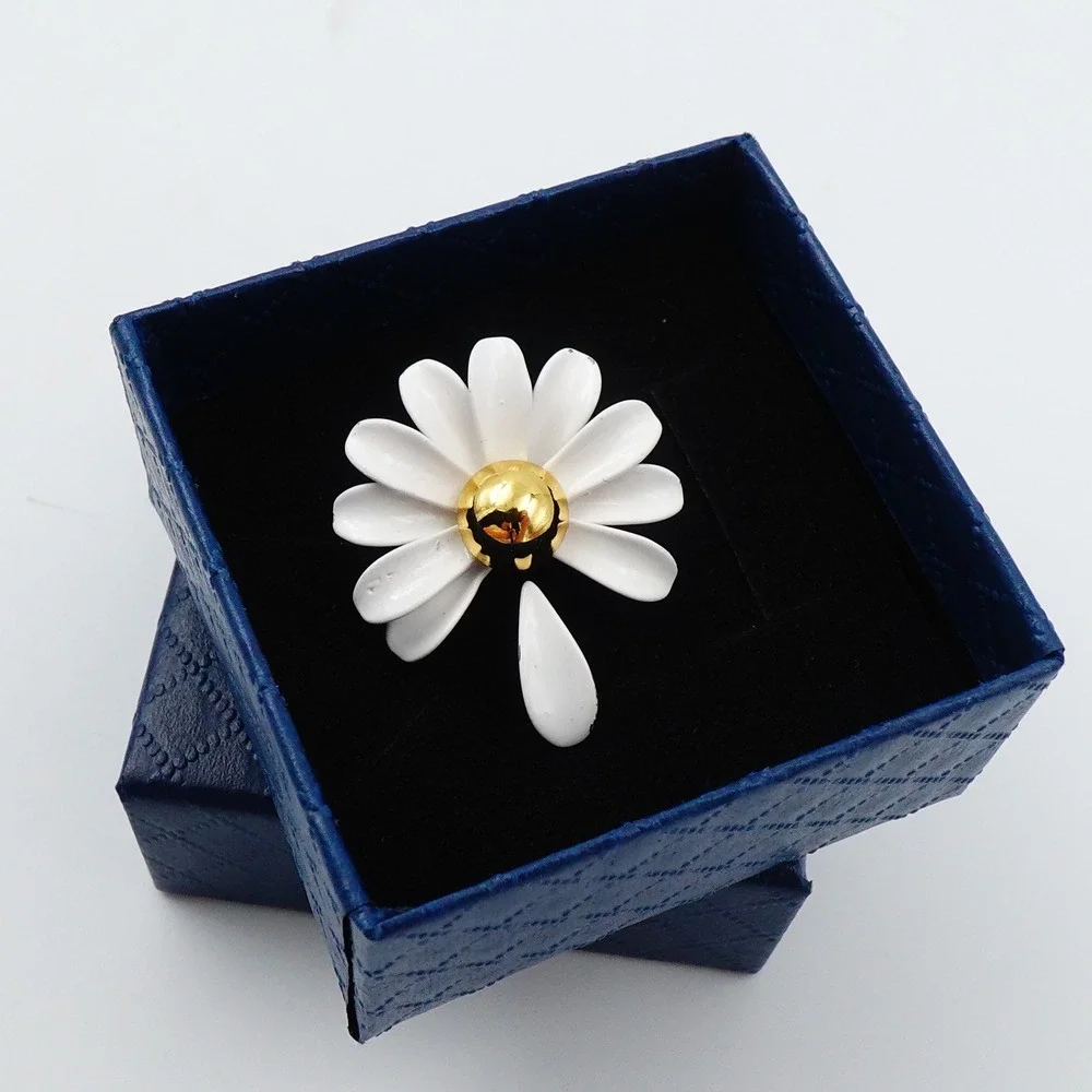 kate spade NY Dazzling Daisie Gold Tone Daisy Flower Open Ring Size 5 Botanical